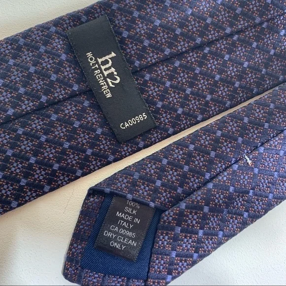 Holt Renfrew 60” 100% silk tie - Picture 2 of 2